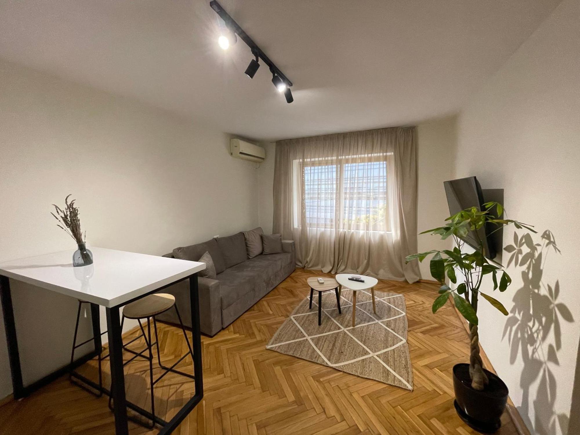 Cozy Apartment, In The Center Of 티라나 외부 사진