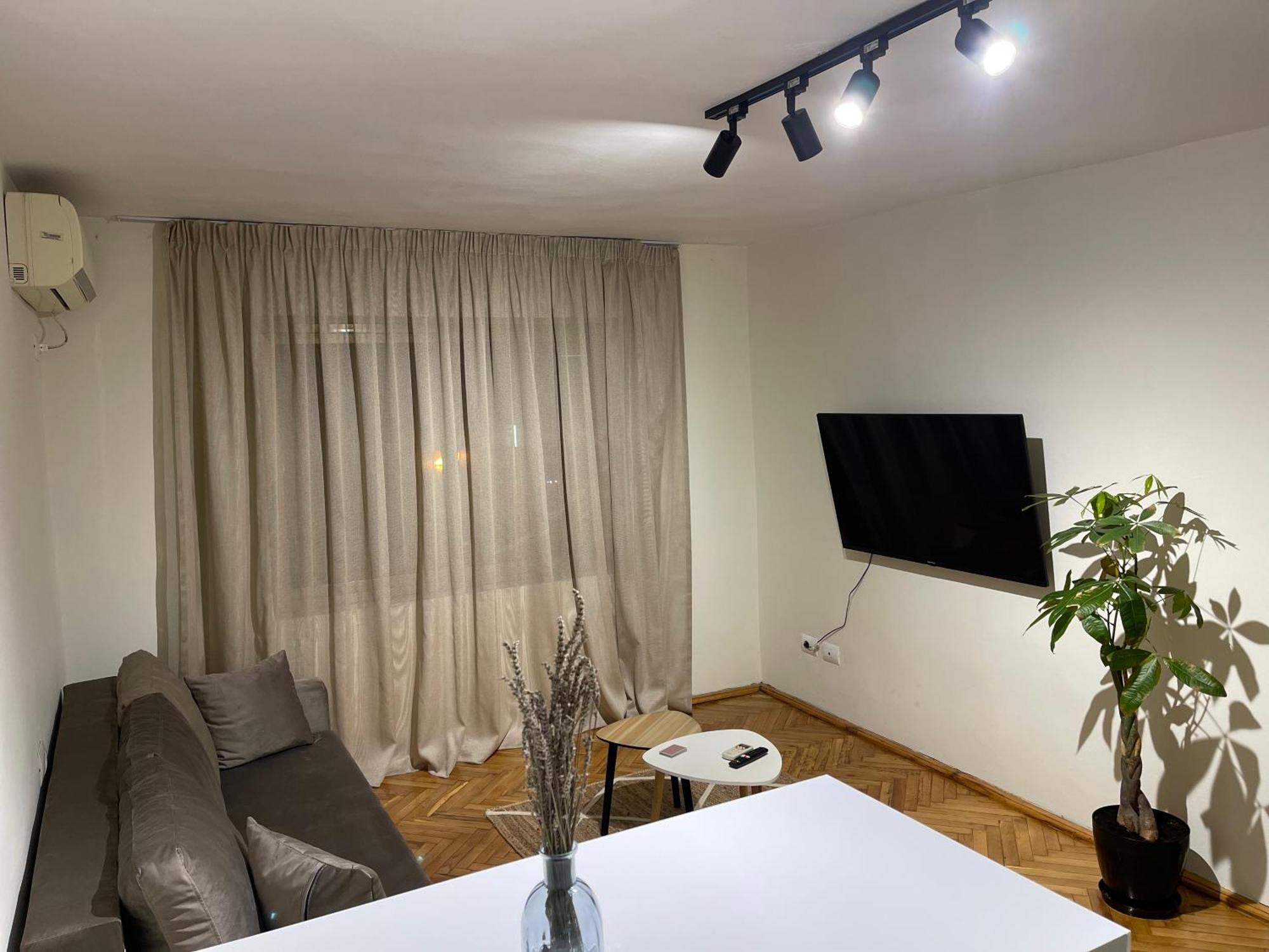 Cozy Apartment, In The Center Of 티라나 외부 사진